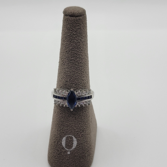 Sterling Silver and Dark Blue Clear Glass Women's Ring - Picture 3 of 12